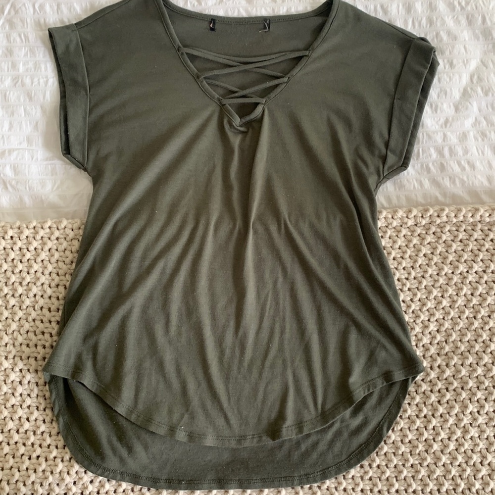 Size Small Dark Olive Green Short-sleeved Shirt